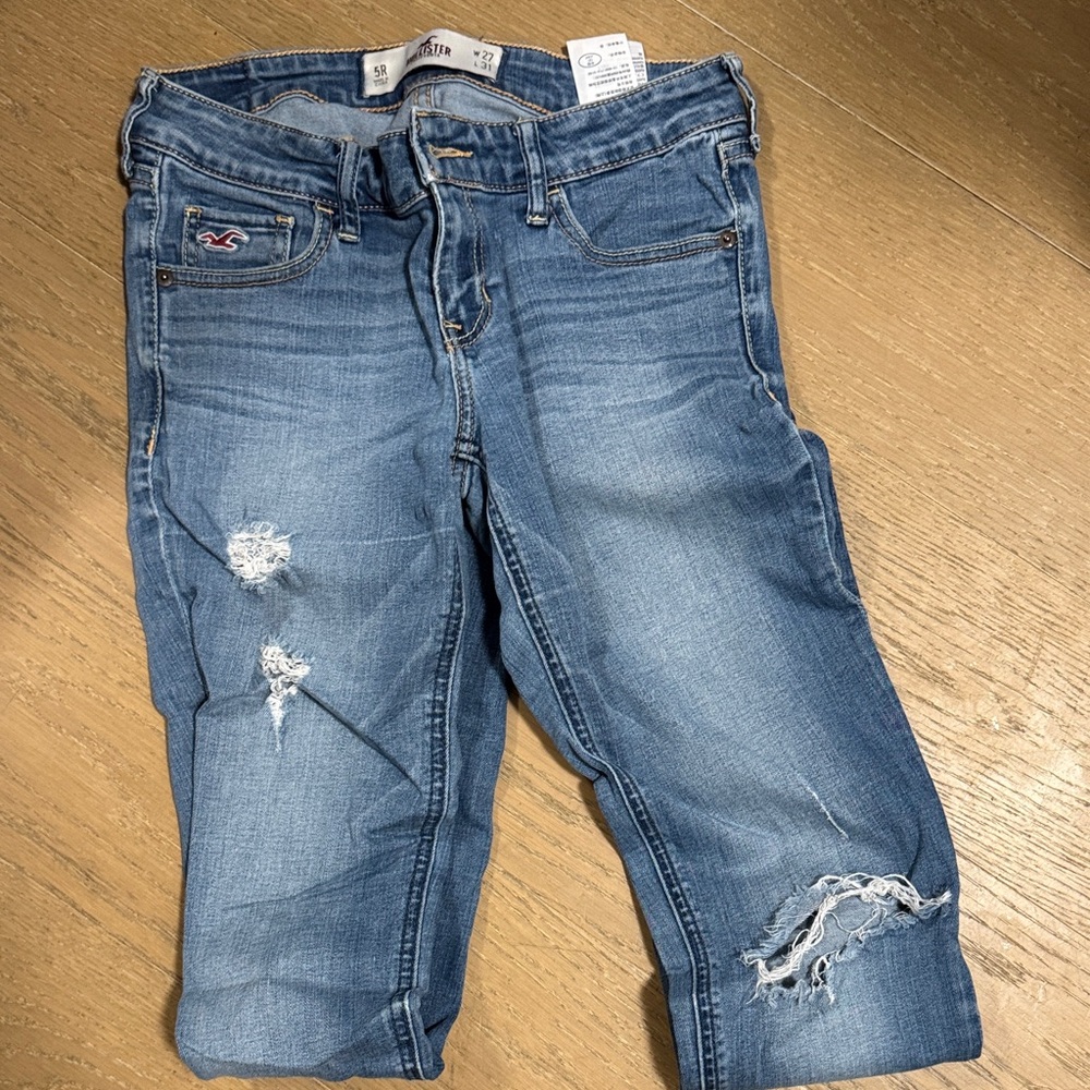 Hollister Women's Light Blue Cropped Jeans